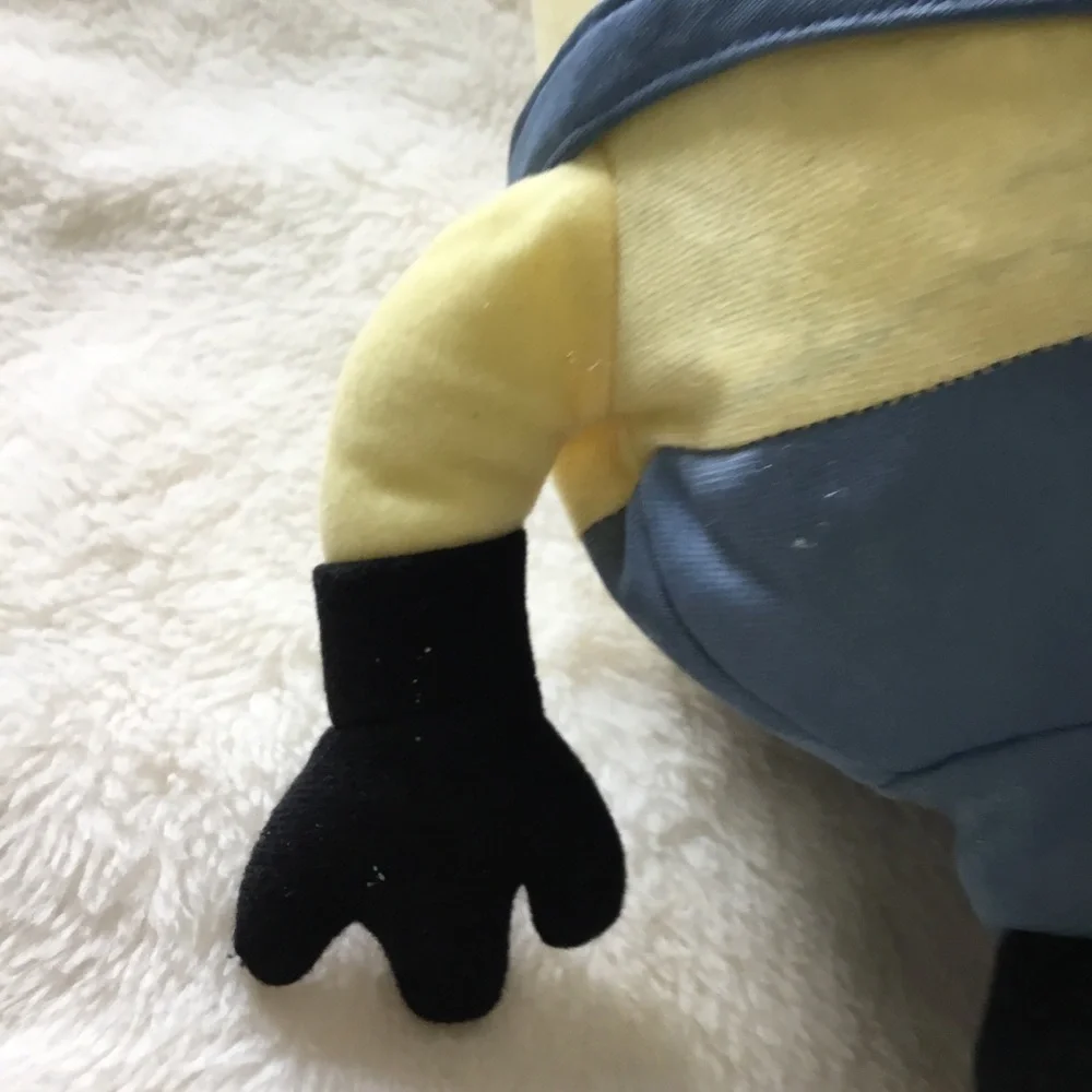 Despicable Me Yellow Minion Plush Stuffed Animal Toy - Picture 8 of 16